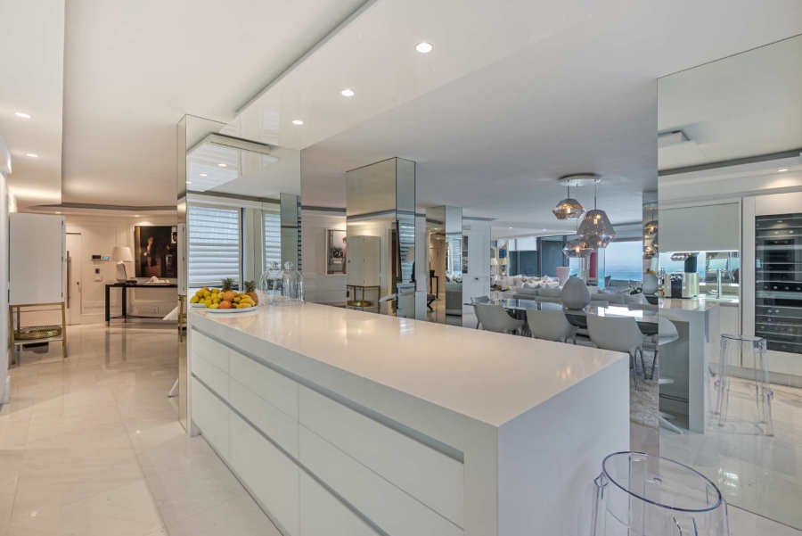 4 Bedroom Property for Sale in Clifton Western Cape